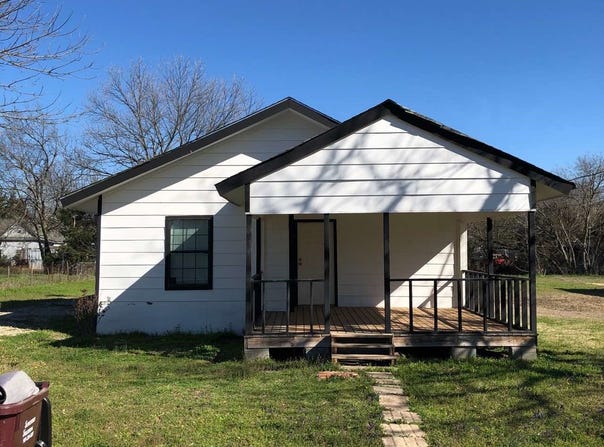 406 E Grayson Street, Leonard, TX 75452
