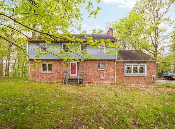 297 Alamae Lakes Road, South Franklin, PA 15301