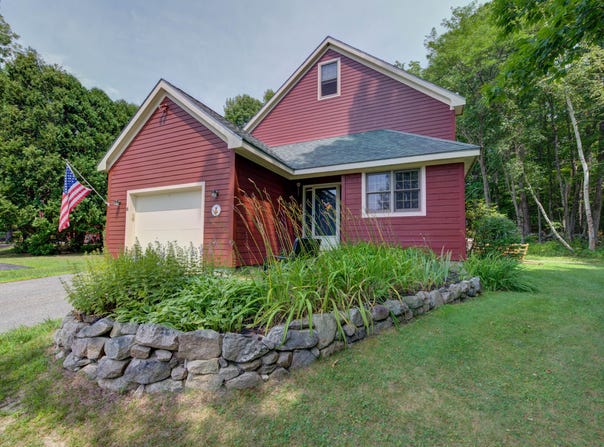 6 Excalibur Court, Naples, ME 04055