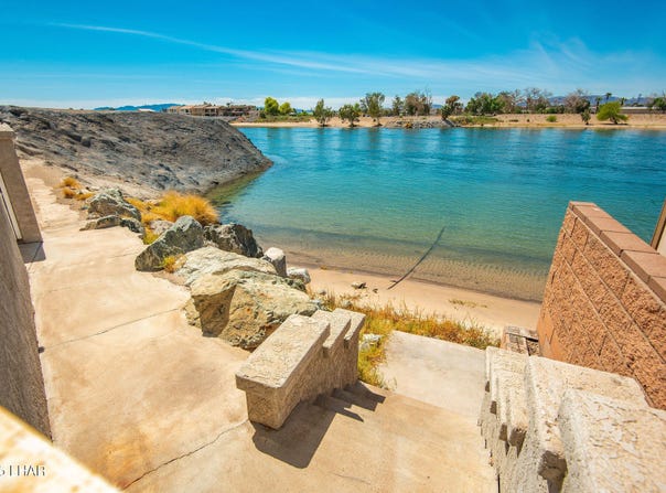1370 Dike Rd, Mohave Valley, AZ 86440