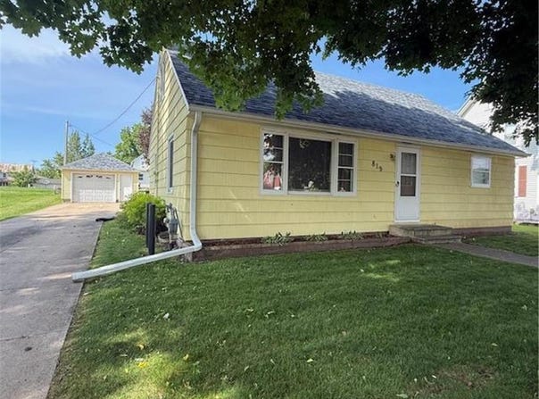 819 Washington Street E, Caledonia, MN 55921