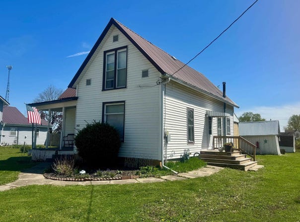 502 E MAIN Street, Plymouth, IL 62367