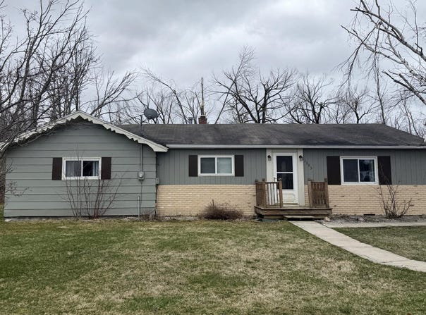 1393 Mackinaw Avenue, Cheboygan, MI 49721