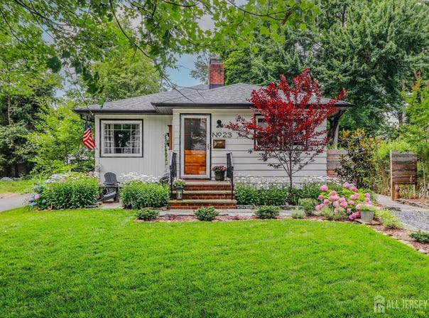 23 Elm Avenue, Metuchen, NJ 08840