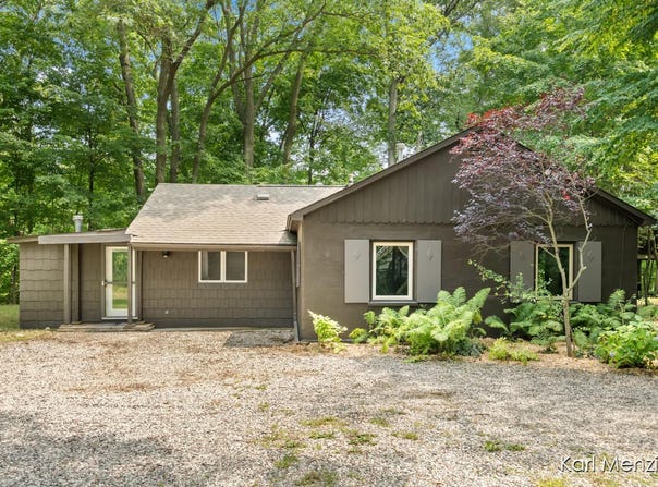 5820 Verta Drive NE, Belmont, MI 49306