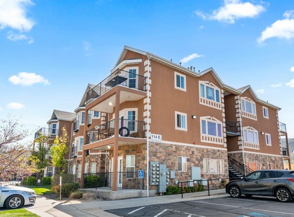 114 E BELLA MONTE Dr S, Draper, UT 84020