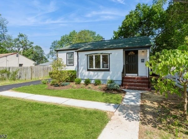 110 Sterling Ave, South Plainfield Boro, NJ 07080