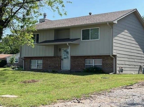 1 Shenandoah Dr, Goddard, KS 67052