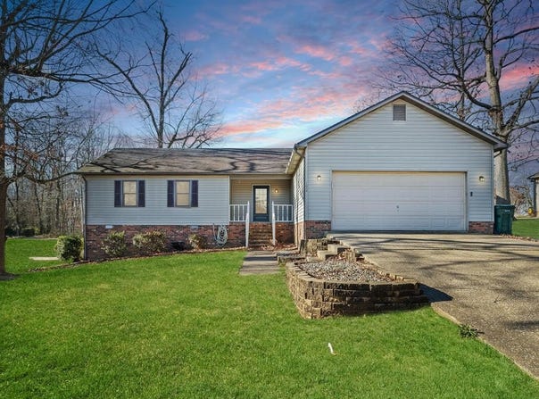 192  Oak Hill Drive, Madisonville, KY 42431