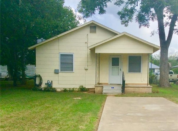 406 North Broadway Street, Caldwell, TX 77836