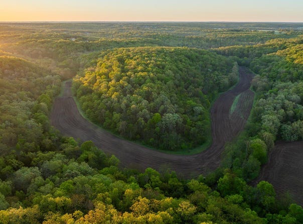 13760 Junction Road, Eldridge, MO 65463