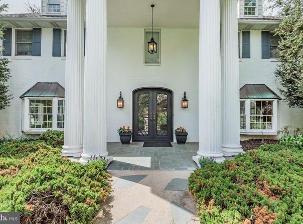 1485 FAIRMONT DRIVE, HARRISBURG, PA 17109
