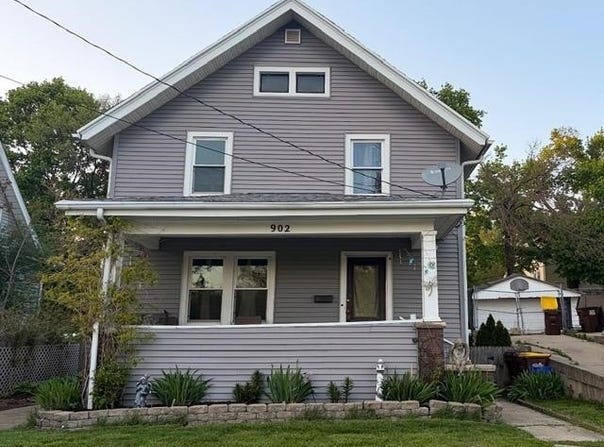 902 10th Avenue, ROCKFORD, IL 61104