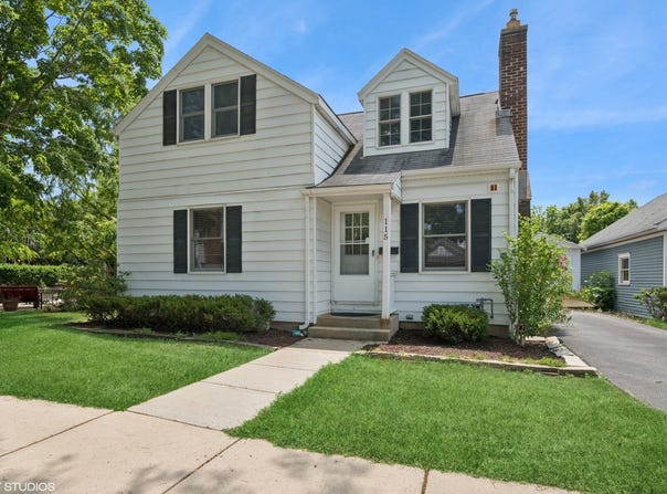 115 E Lincoln Avenue, Barrington, IL 60010