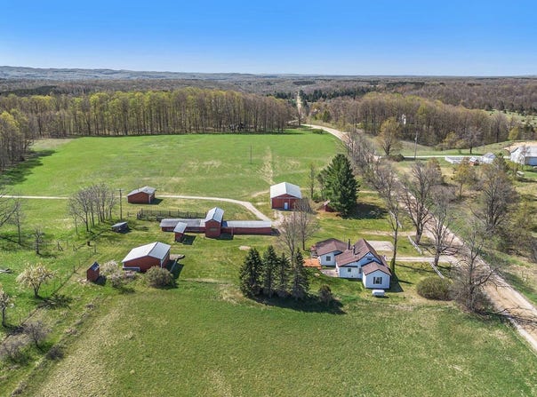 8400 N 7 Road, Mesick, MI 49668