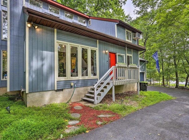 348 Fernwood Drive, East Stroudsburg, PA 18301