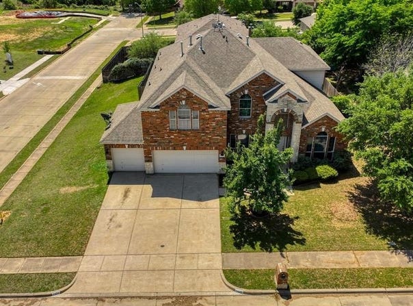 1432 Meadowlakes Drive, Azle, TX 76020