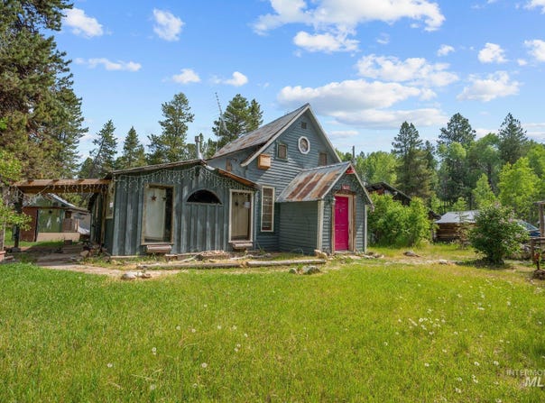 462 Gold Fork, Donnelly, ID 83615