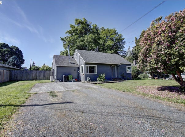 779 WASHINGTON St, Woodland, WA 98674