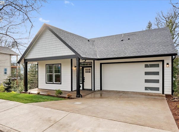 737 SE FOREST GLEN RD, Estacada, OR 97023