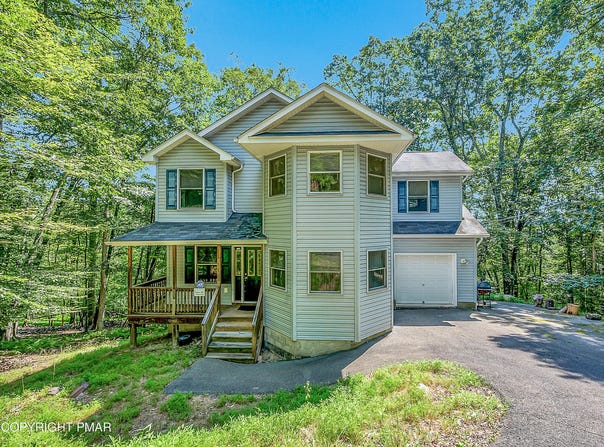 164 Bellingham Drive, Bushkill, PA 18324