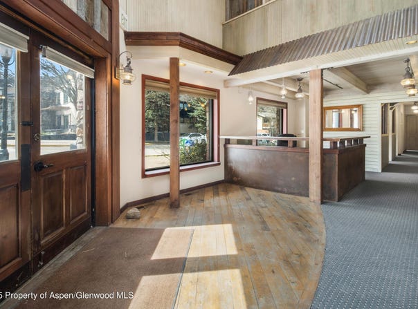 931 Grand Avenue, Glenwood Springs, CO 81601