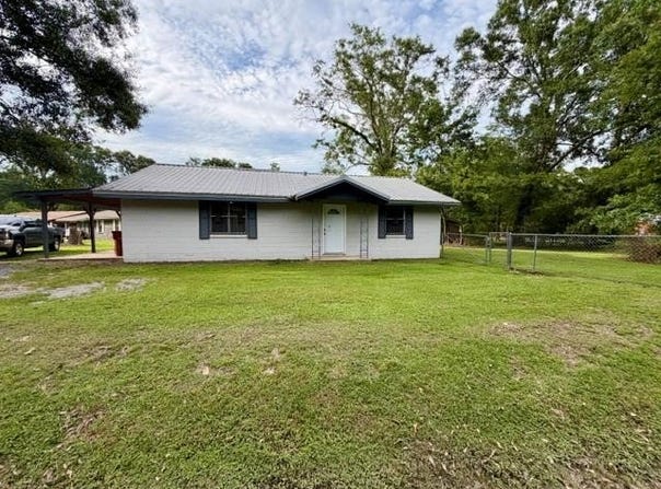 852 Herrin Dr, Picayune, MS 39466