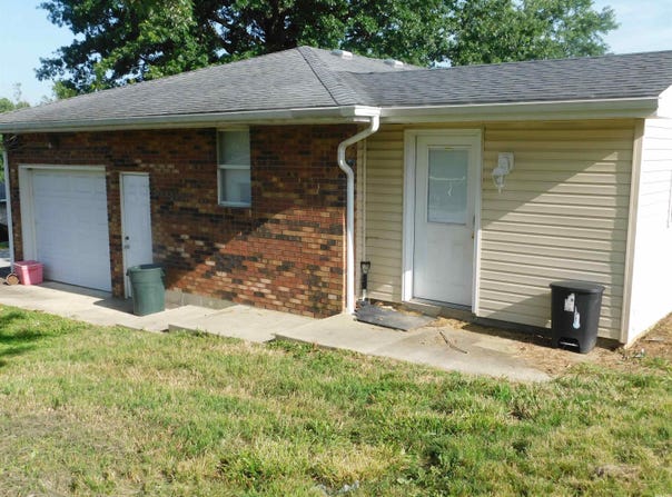 102 Nichols Avenue, Salem, IN 47167-1951