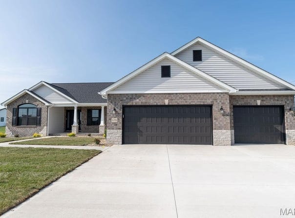9719 Iroquois Drive, Mascoutah, IL 62258