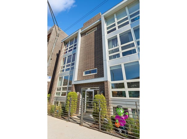 3215 N ELSTON Avenue, Chicago, IL 60618