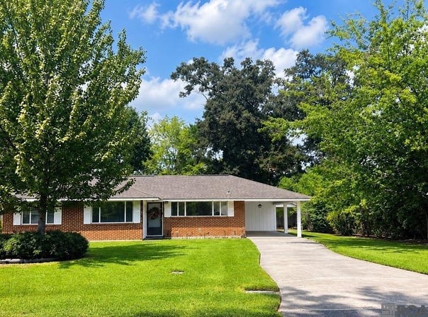 9865 MIRAFLORES DR, Baton Rouge, LA 70815