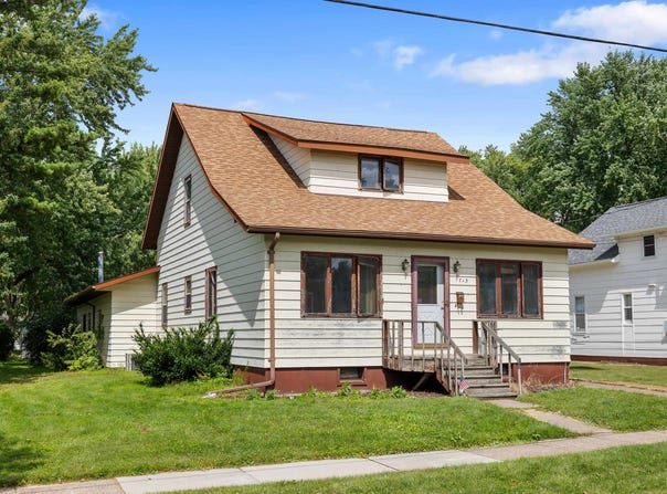 713 E 5TH STREET, Marshfield, WI 54449