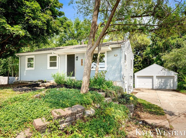 101 60th Street SE, Grand Rapids, MI 49548