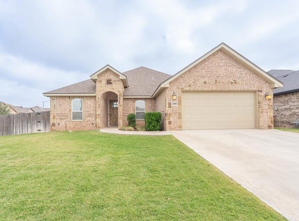 1201 Stonefield Dr, Midland, TX 79705