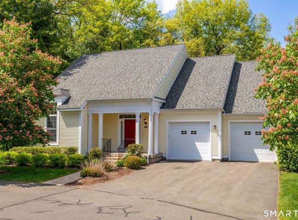 9 Ashton Circle, Simsbury, CT 06070