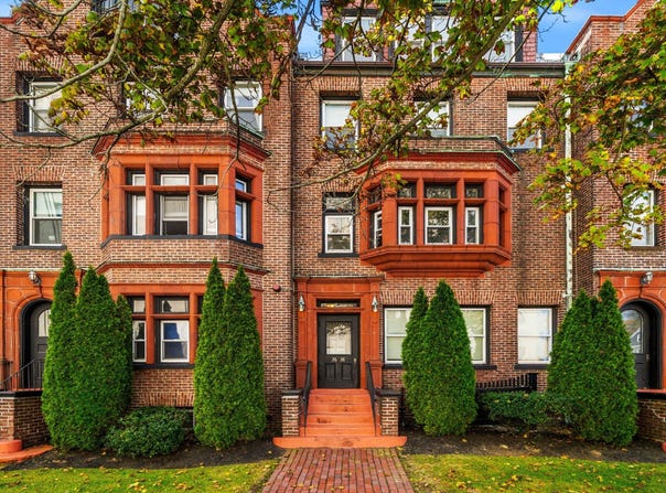 38 Elm St, Worcester, MA 01609