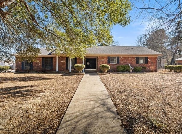 210 Tejas Trl, Atlanta, TX 75551