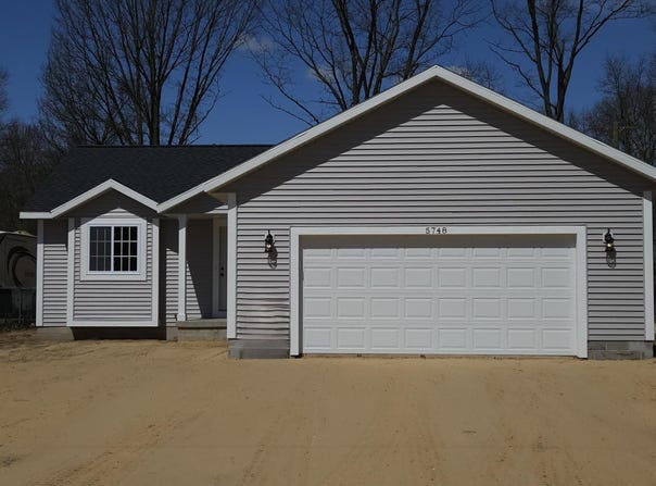 5748 Richmond Avenue, Muskegon, MI 49442