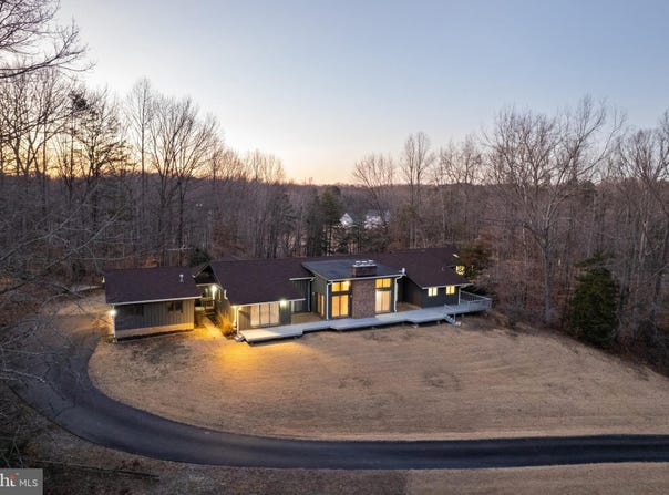 20 CESSNA LANE, FREDERICKSBURG, VA 22405