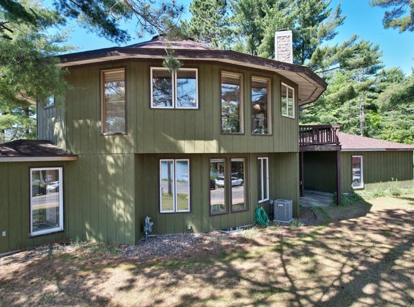 813 SILVER LAKE RD E, Eagle River, WI 54521