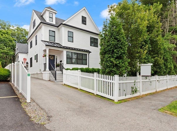218 Hillside Ave, Needham, MA 02494