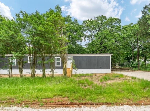 125 Neches, Mabank, TX 75156