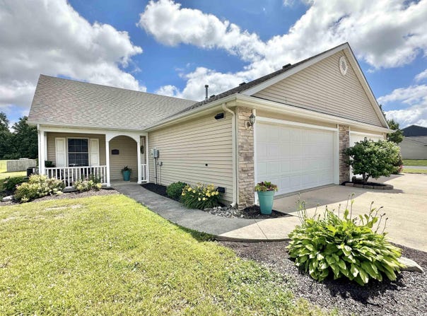 1917 Greyson Drive, Auburn, IN 46706-3081