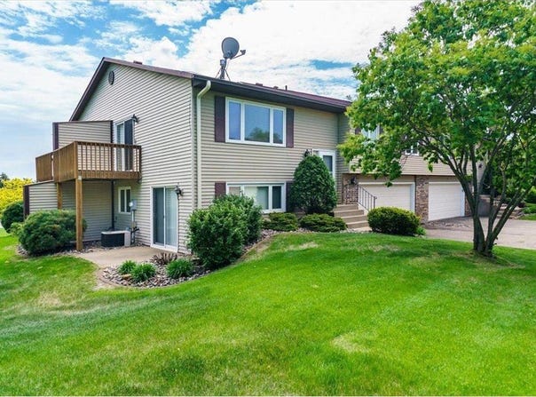 10382 Juniper Lane, Eden Prairie, MN 55347