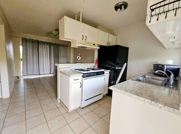 75-5724 ALAHOU ST unit: 202A, Kailua-Kona, HI 96740