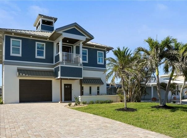 189 Curlew, FORT MYERS BEACH, FL 33931