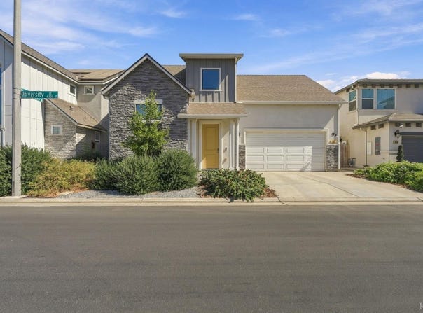 4432 S University Street, Visalia, CA 92377