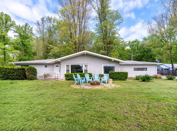 5344 Paw Paw Lake Road, Coloma, MI 49038