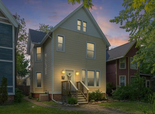 1118 Main Street, St. Joseph, MI 49085