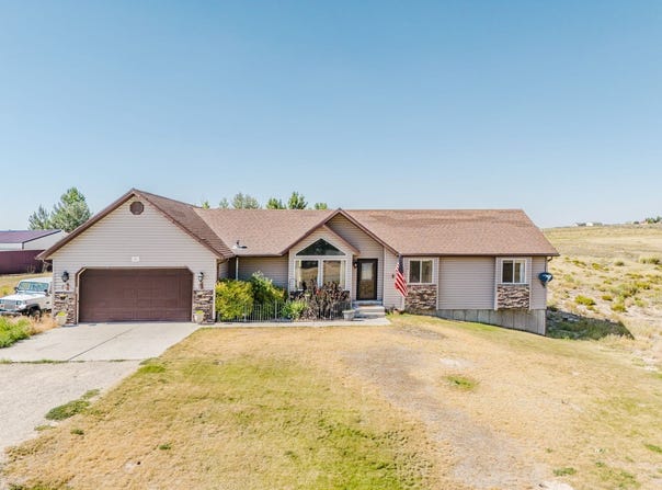 221 Trentwood Drive, Spring Creek, NV 89815